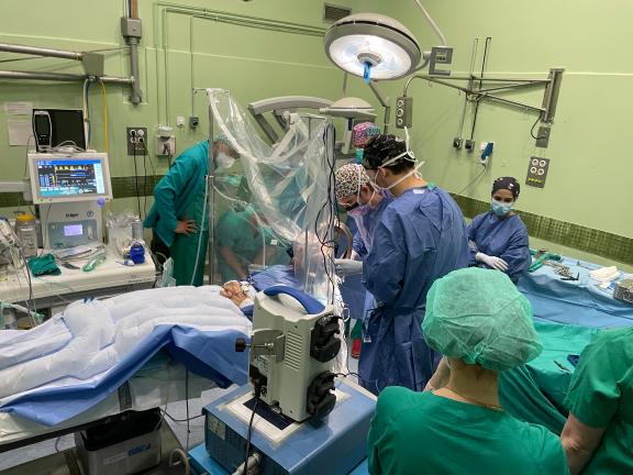 L'Hospital General Universitari d'Elx realitza la seua primera cirurgia per a la malaltia de Parkins